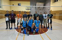 KTU Kalėdiniame tinklinio mėgėjų 4×4 turnyre nugalėjo “JJG” komanda